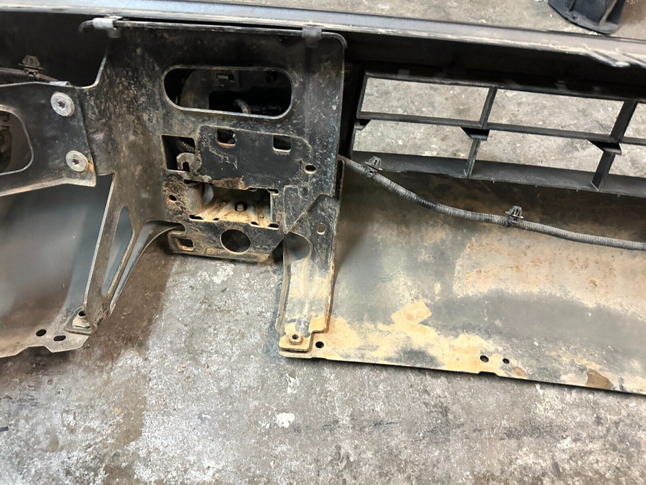 2016 2018 NISSAN TITAN XD PRO-4X GRAY METALLIC FRONT BUMPER ASSEMBLY MINOR FLAWS