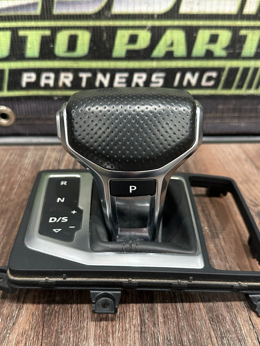 2017-18 AUDI R8 CENTER CONSOLE AUTOMATIC GEAR SHIFTER KNOB W BEZEL OEM
