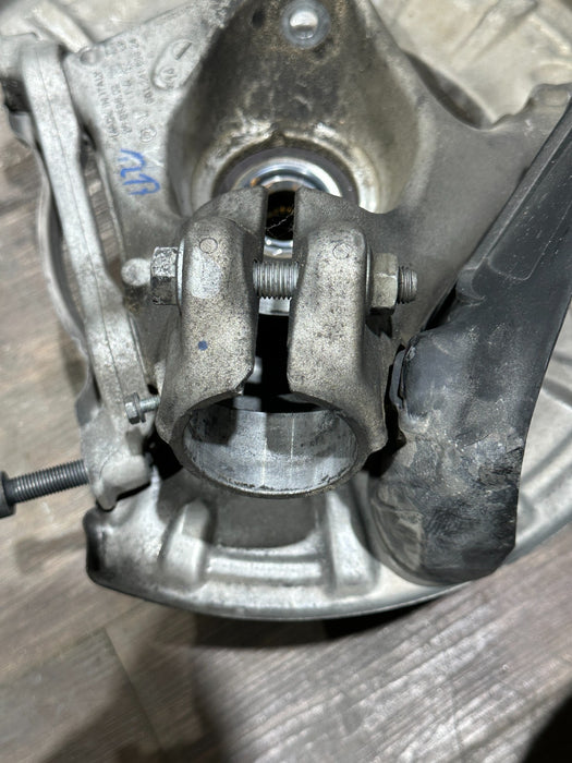2014 PORSCHE 911 TURBO S 991 FRONT RIGHT HUB KNUCKLE SPINDLE OEM