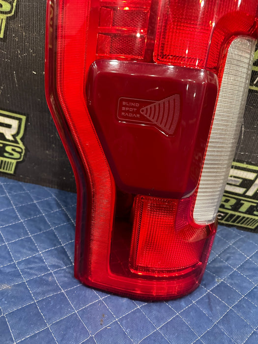 2017-2019 FORD F250 F350 F450 DRIVER LEFT BLISS LED TAIL LIGHT OEM *CHIPPED*