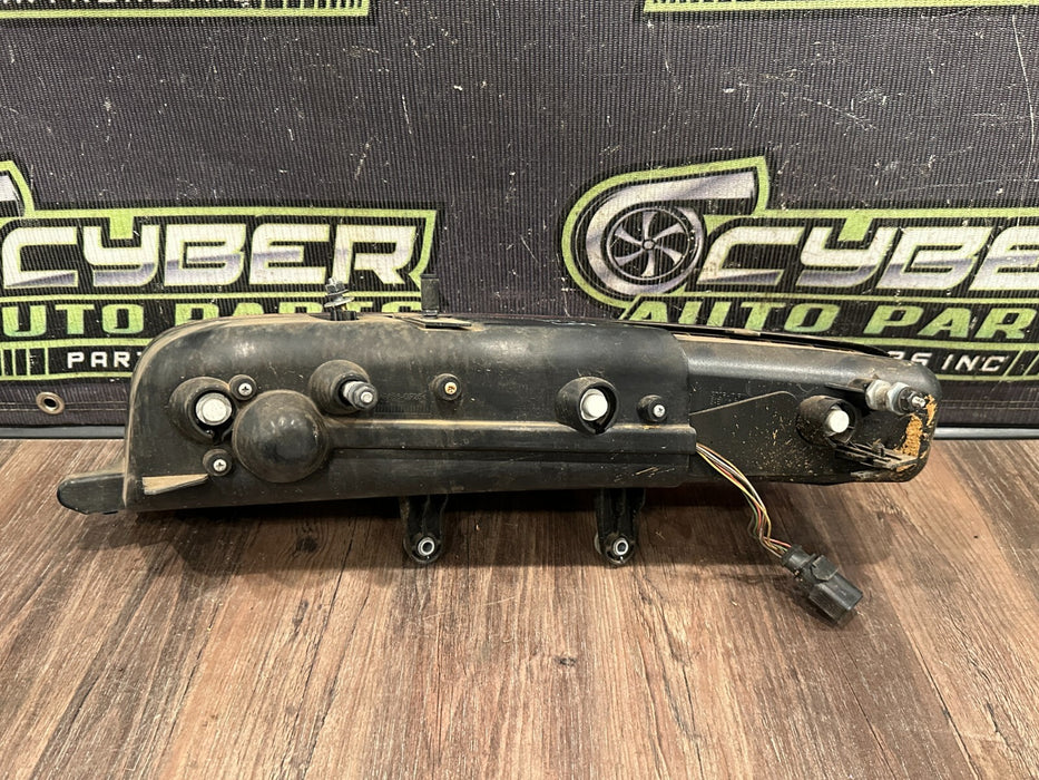 2014 AUDI R8 DRIVER LEFT LED TAIL LIGHT OEM *SCRATCHES 5-6* 420 945 095 L