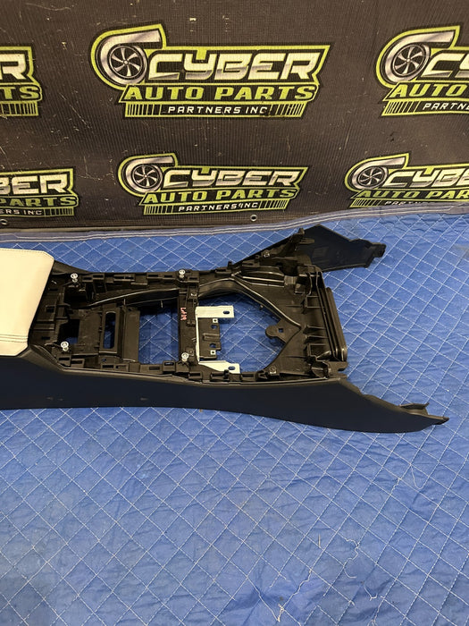 2024 BMW M3 M4 G80 G82 CENTER CONSOLE WHITE LEATHER OEM