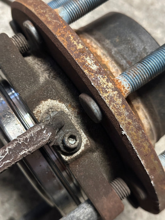 2022 FORD F250 F350 FRONT PASSENGER RIGHT AUTO LOCK WHEEL HUB ASSEMBLY 40K OEM