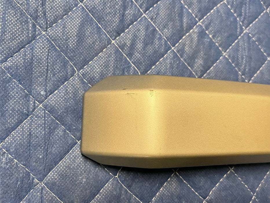 2017-2019 FORD F250 F350 F450 PASSENGER GRAY DOOR PANEL HANDLE COVER *SCRATCHES