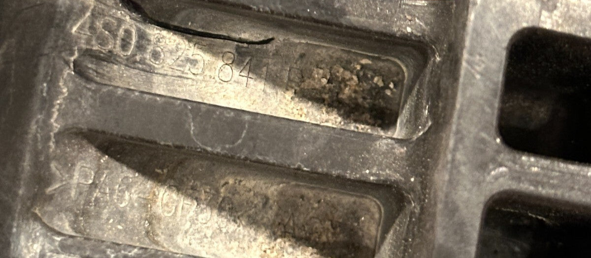 2021 AUDI R8 LEFT RIGHT UNDERRUN BRACKETS PAIR 4S0 825 841