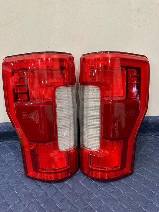 2017 2018 2019 FORD F250 F350 F450 TAIL LIGHT PAIR LH RH LED W/ BLIND SPOT OEM