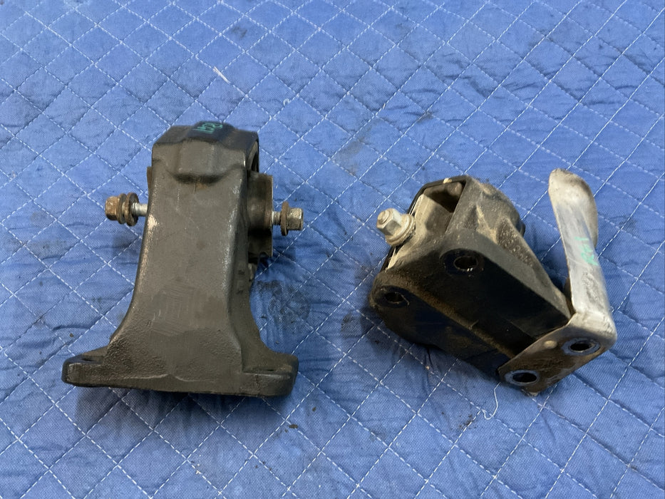 2016 DODGE RAM 2500 3500 6.7L CUMMINS DIESEL ENGINE MOUNT PAIR OEM
