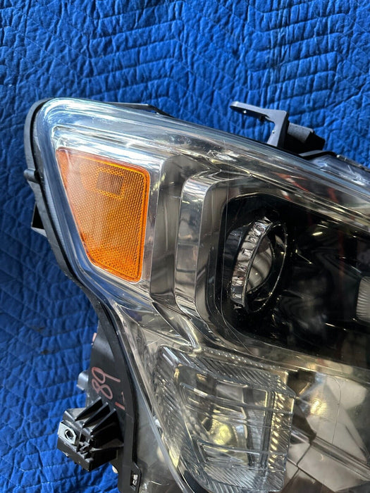 2016 2017 18 2019 NISSAN TITAN XD V8 DIESEL FRONT RIGHT PASSENGER HEADLIGHT OEM