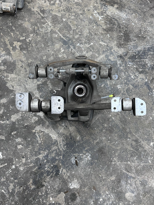 2014-15 AUDI R8 V10 REAR LEFT KNUCKLE SPINDLE ASSEMBLY OEM