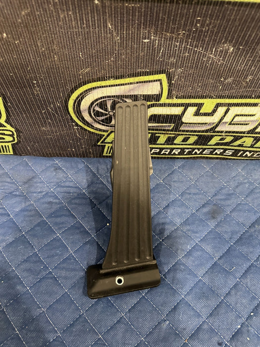 2020 BMW M4 F82 ACCELERATOR GAS PEDAL MODULE OEM 6853175