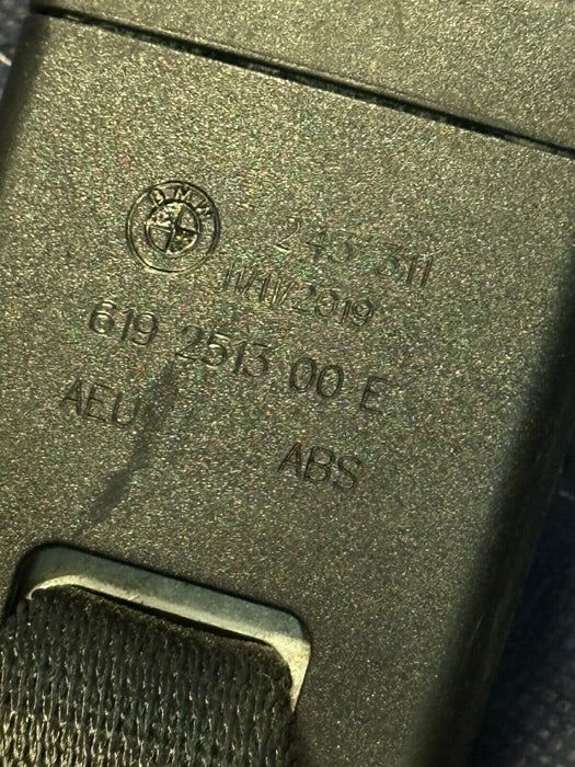 2020 BMW M4 F82 REAR SEAT REAR LEFT SEATBELT BUCKLE RECIEVER PAIR OEM