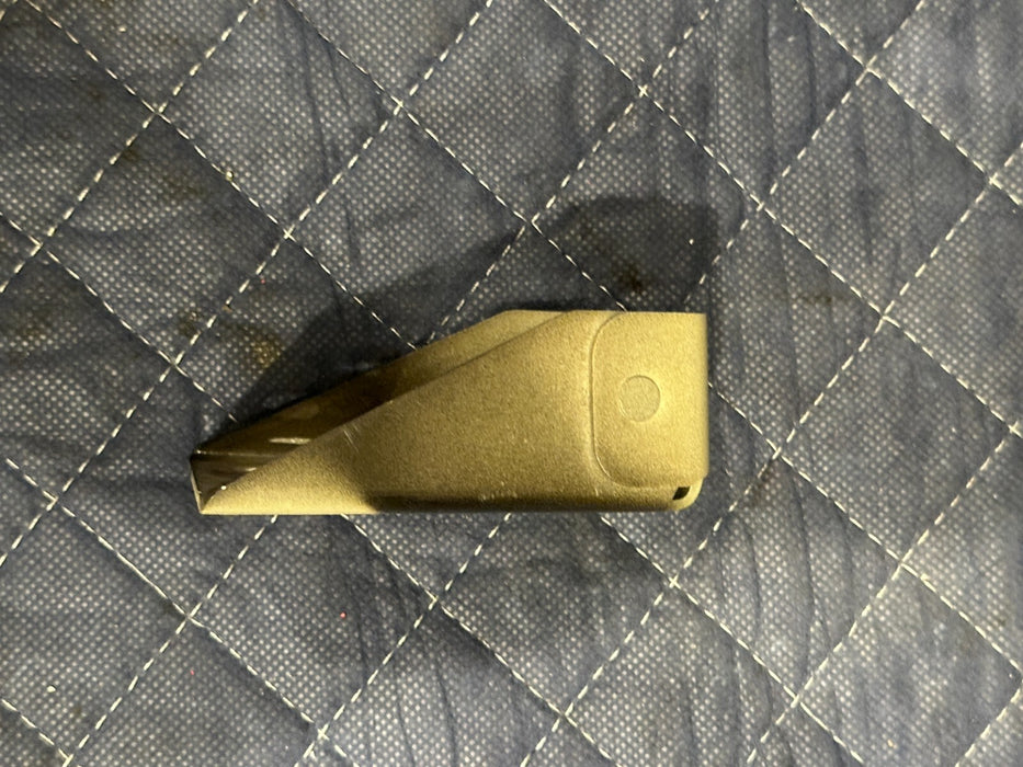 2021 AUDI R8 REAR RIGHT QUARTER PANEL MOUNT BRACKET SUPPORT 4S8 809 075