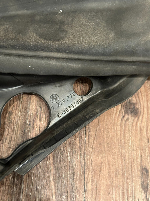 2020 BMW M4 F82 FRONT RIGHT DOOR MIRROR RUBBER SEAL OEM 7 279 778