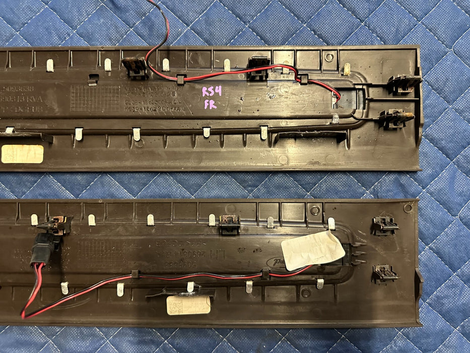 2020-2022 FORD F250 F350 LIMITED ILLUMINATED FRONT DOOR KICK PLATES *SCRATCHED