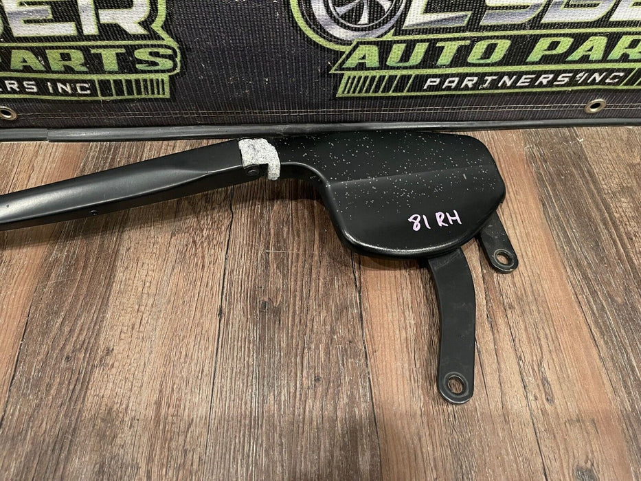 2014 TOYOTA PRUIS V FRONT PASSENGER RIGHT RH WINDSHIELD WIPER OEM