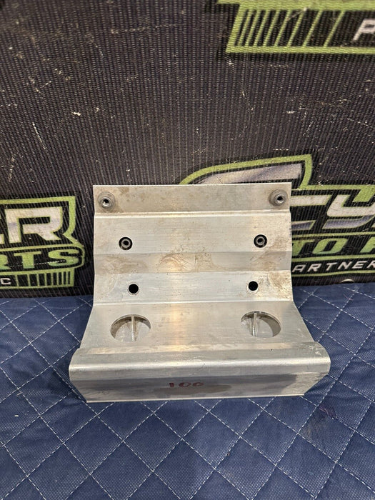 2018 AUDI R8 REAR MIDDLE LOWER FRAME BAR BRACKET 4T0 813 483 B