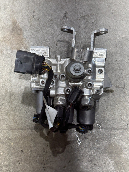 2014 PORSCHE 911 TURBO S 991 PDCC DYNAMIC CHASSIS CONTROL HYDRAULIC VALVE OEM