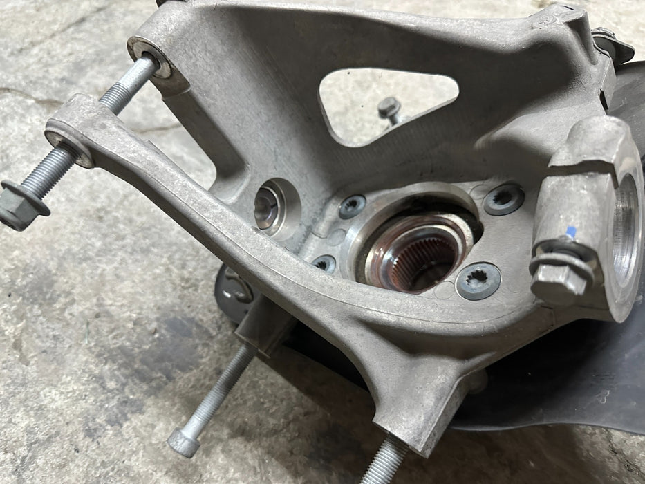 2018 AUDI R8 REAR RIGHT SUSPENSION HUB KNUCKLE OEM