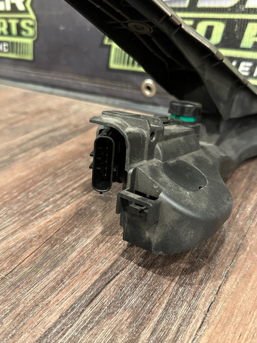 2017-18 AUDI R8 GAS ACCELERATOR PEDAL W SENSOR OEM 1K1 723 503 / 4S0 863 657