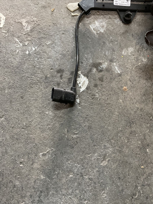 2014 MERCEDES S550 W222 PASSENGER RIGHT REAR SPINDLE KNUCKLE HUB OEM