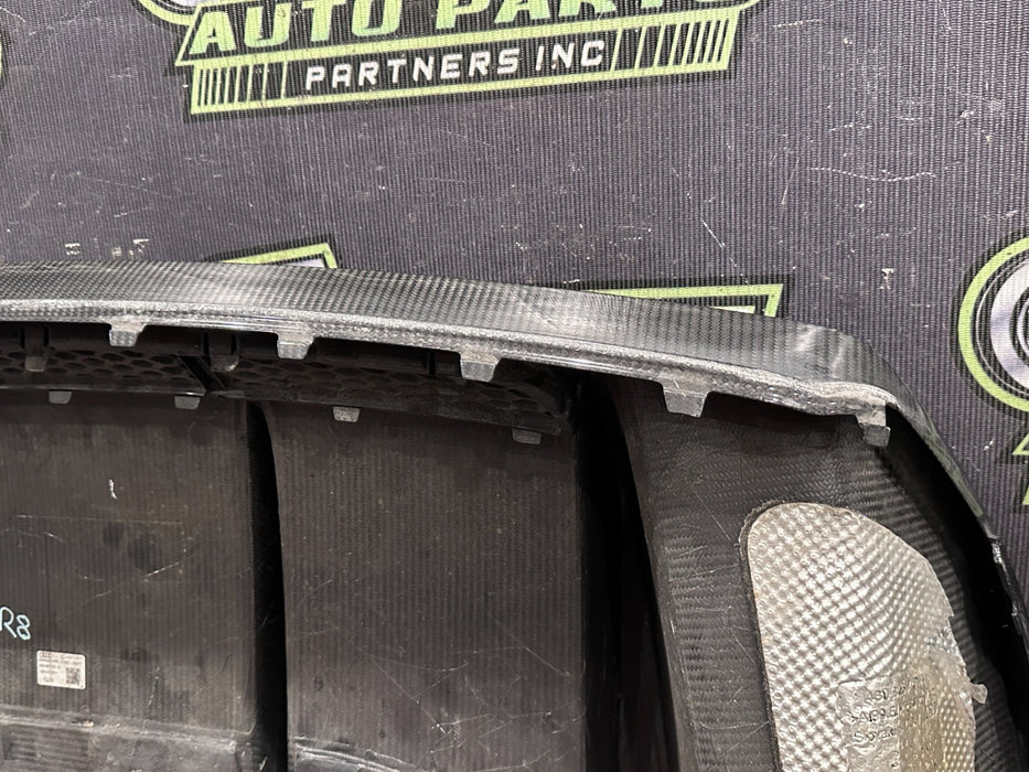 17-18 AUDI R8 CARBON FIBER REAR BUMPER DIFFUSER OEM *DAMAGE/READ* 4S0 807 521 D