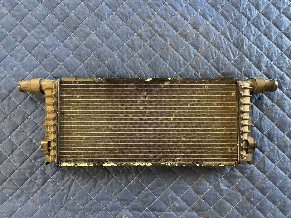 2013-2016 PORSCHE 911 TURBO S CENTER REFRIDGERANT RADIATOR COOLER OEM