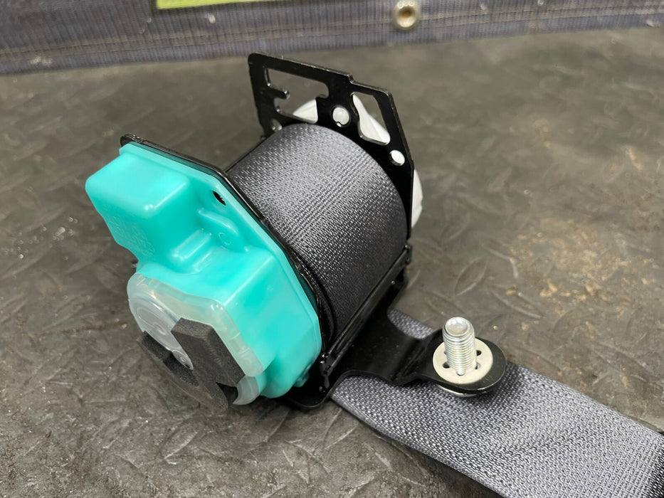 2018 SUBARU WRX STI REAR MIDDLE SEAT BELT RETRACTOR OEM