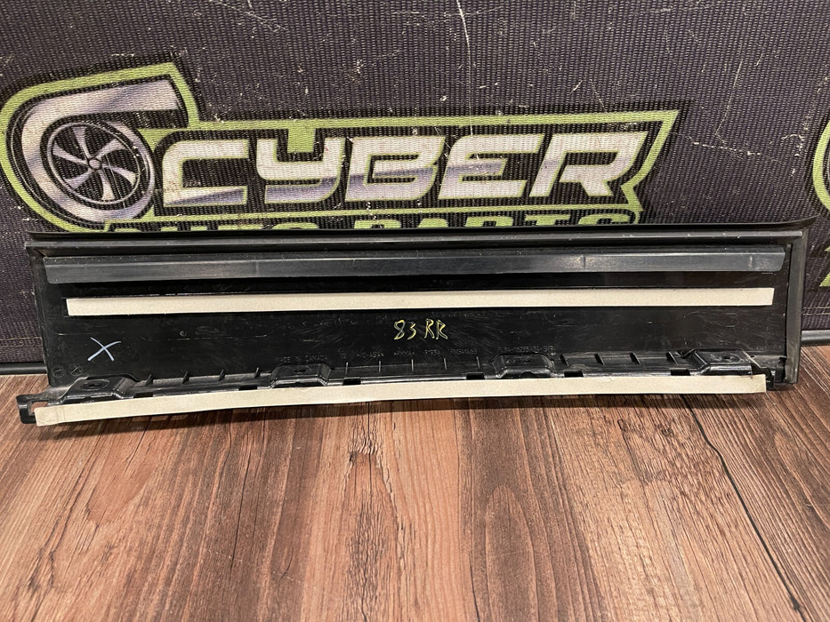 2017-2019 FORD F250 F350 REAR RIGHT GLOSS BLACK B PILLAR DOOR TRIM OEM *SCUFFS*