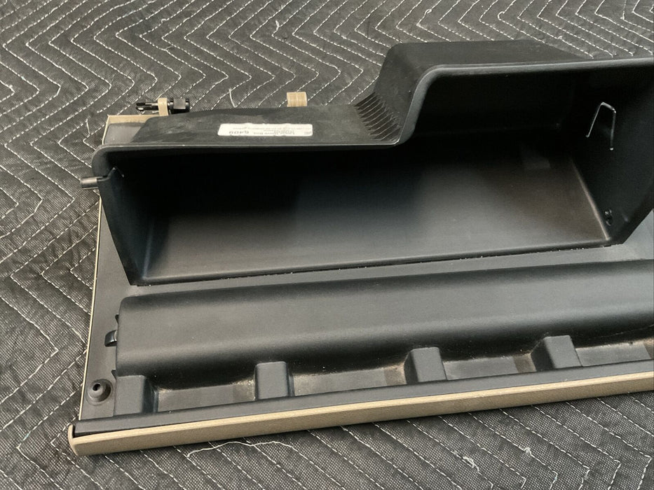 2017-2019 FORD F250 F350 F450 LARIAT GLOVE BOX COMPARTMENT/ STORAGE OEM