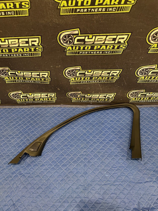 2024 BMW M3 M4 G80 G82 FRONT RIGHT DOOR FRAME MOLDING W SPEAKER OEM 51337447172