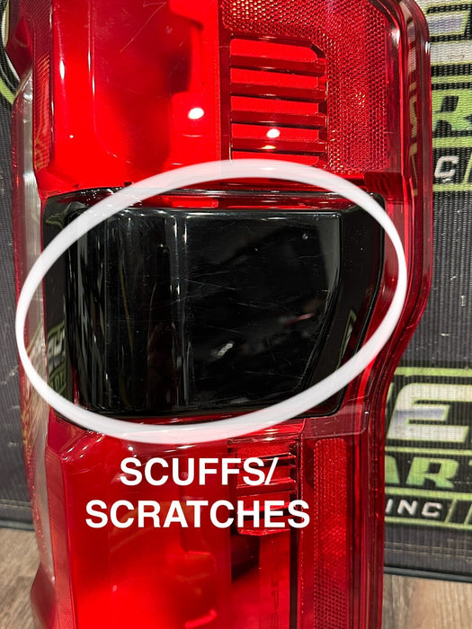 2023-2024 FORD F350 PASSENGER RIGHT HALOGEN TAIL LIGHT OEM *READ/SCUFFS*