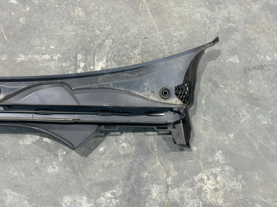 2024 BMW M3 M4 G80 G82 FRONT WINDSHIELD COWL TRIM OEM