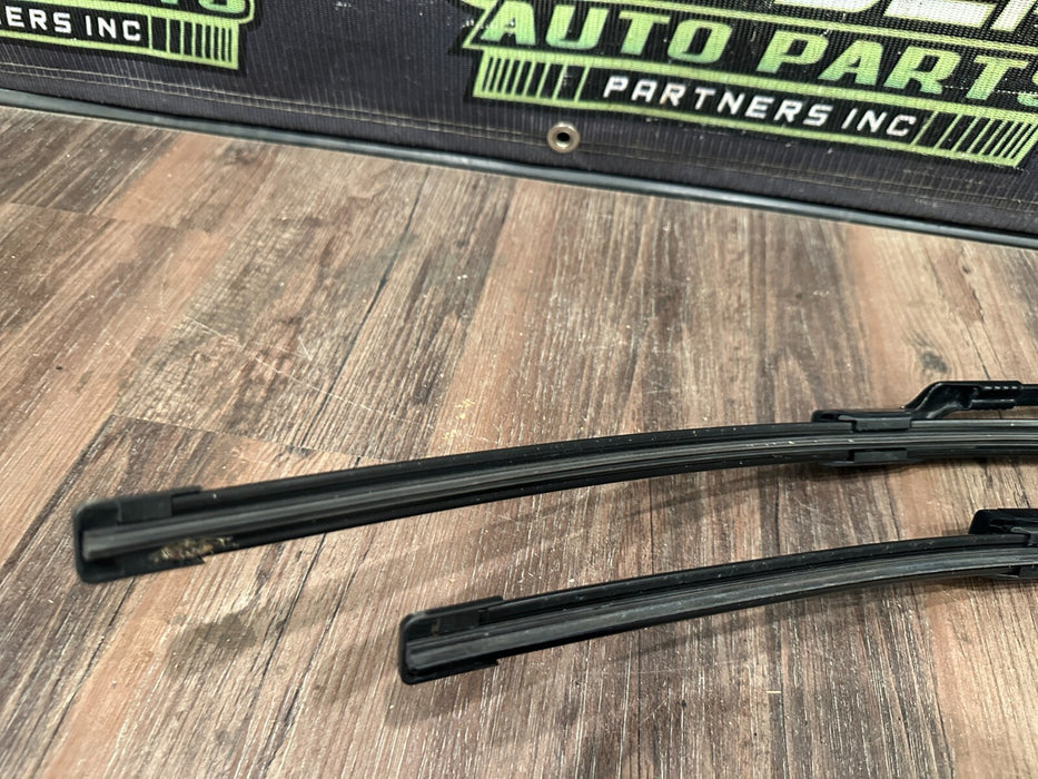 2021 AUDI R8 FRONT LEFT RIGHT WINDSHIELD WIPER PAIR OEM