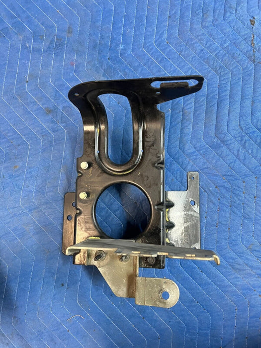 2016 2019 NISSAN TITAN XD OEM FRONT RESERVOIR TANK BRACKET 21746EZ40A