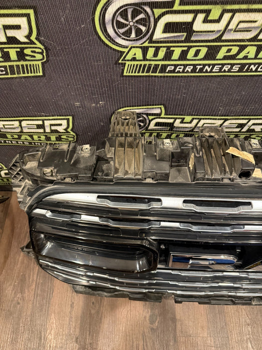 2022 DODGE RAM 2500 CHROME GRILLE WITH CAMERA OEM *MINOR WEAR 12-15*