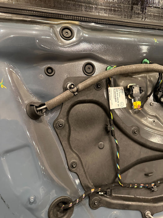 2017 2021 AUDI R8 LEFT DRIVER DOOR SHELL KEMORA GRAY  4S0 831 311 A "MINOR BURN"