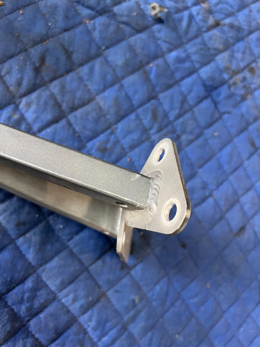 2012 AUDI R8 FRONT DRIVER LEFT FENDER RADIATOR SUPPORT STRUCTURE 420805371