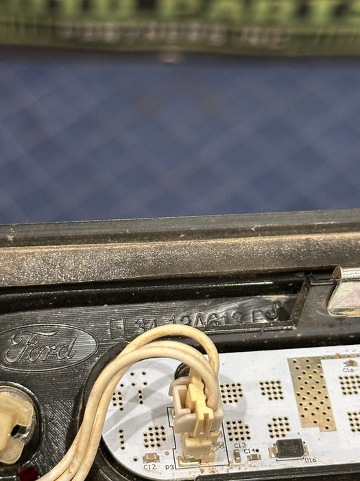 2017-2019 FORD F250 F350 F450 THIRD 3RD BRAKE LIGHT ASSEMBLY W PIGTAIL OEM