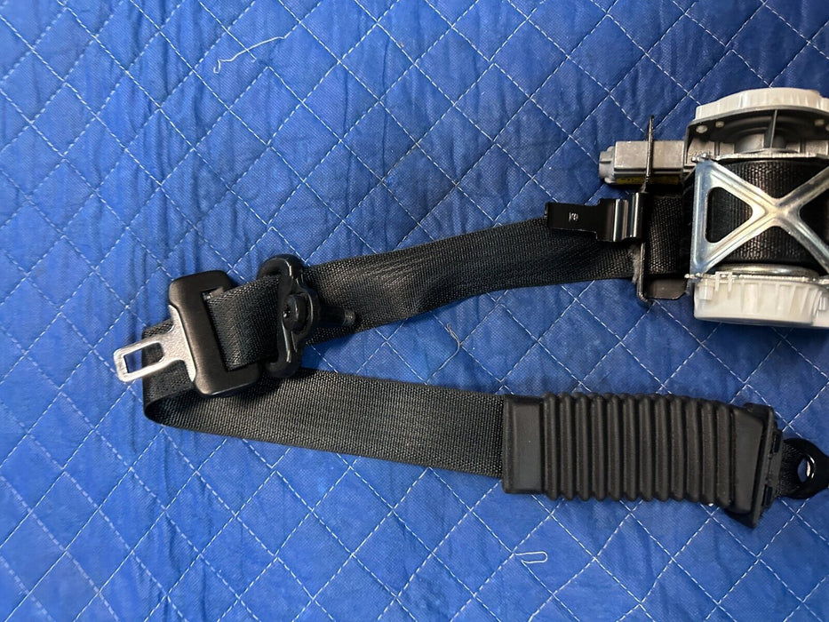 2018-2019 FORD F250 F350 F450 LARIAT FRONT DRIVER LEFT SEATBELT OEM