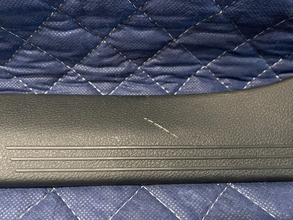 2019 MERCEDES-BENZ E63S AMG DRIVER LEFT DOOR SILL SCUFF KICK PLATE OEM *SCRATCH*