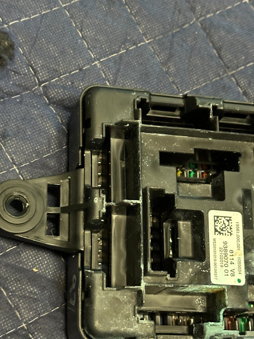 2020 BMW M4 F82 FUSE BOX CONTROL MODULE 9389070 61149389070  ~MINOR CORROSION~