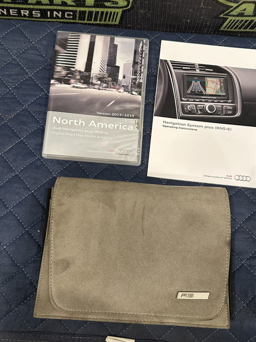 2014 AUDI R8 OWNER MANUAL BOOKLET SET GUIDE & LEATHER CASE OEM