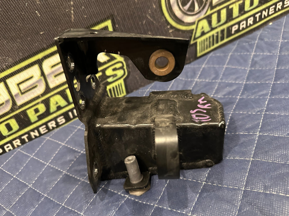 2021 AUDI R8 FRONT RIGHT DEFORMATION ELEMENT MOUNTING BRACKET OEM 4S0 807 552 C