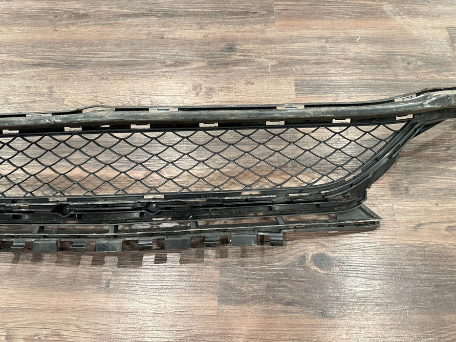 2017 MERCEDES-BENZ C63 AMG CONV FRONT BUMPER LOWER GRILLE OEM *2 BROKEN TABS*