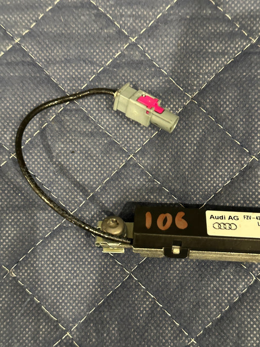 2014 AUDI R8 SPYDER LEFT RIGHT ANTENNA AMPLIFIER PAIR 420 035 225 C