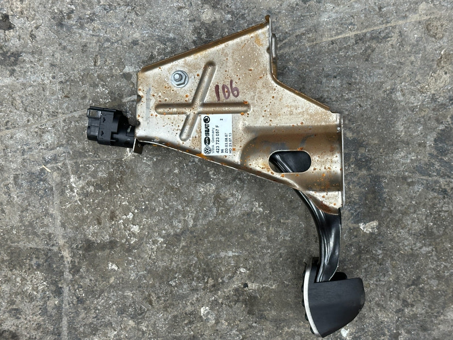 2014 Audi R8 SPYDER BRAKE PEDAL BOX ASSEMBLY 423 723 057 F 2008 - 2015 OEM