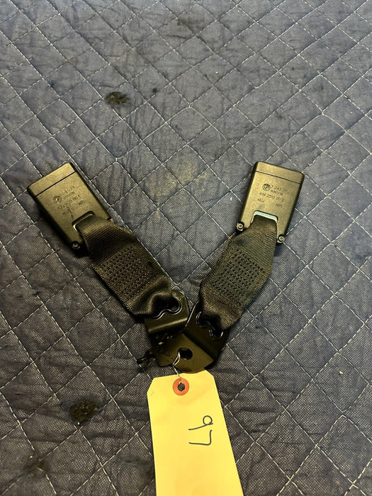 2020 BMW M4 F82 REAR SEAT REAR LEFT SEATBELT BUCKLE RECIEVER PAIR OEM