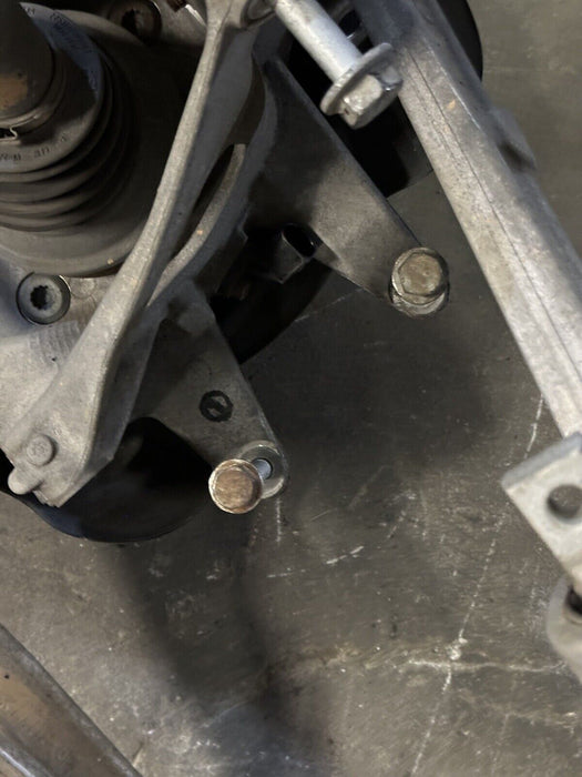 2017 AUDI R8 5.2L V10 REAR RIGHT KNUCKLE CONTROL ARM W/ AXLE ASSEMBLY 2018 OEM