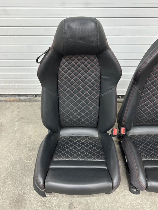 2017 AUDI R8 LEFT RIGHT RED DIAMOND STITCHED SEATS OEM *WEAR/READ DESC*