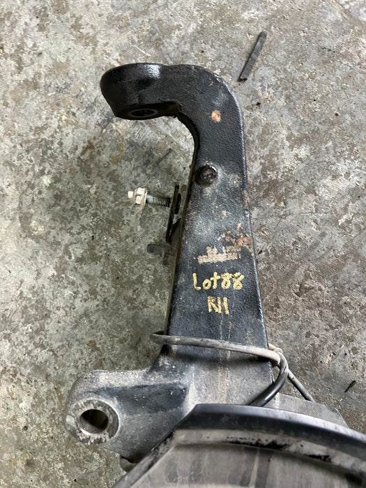 2016 NISSAN TITAN XD FRONT RIGHT SPINDLE KNUCKLE 153358239 OEM